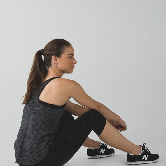 Lululemon What The Sport Singlet II Heathered Black 17450 - Picture 4 of 14